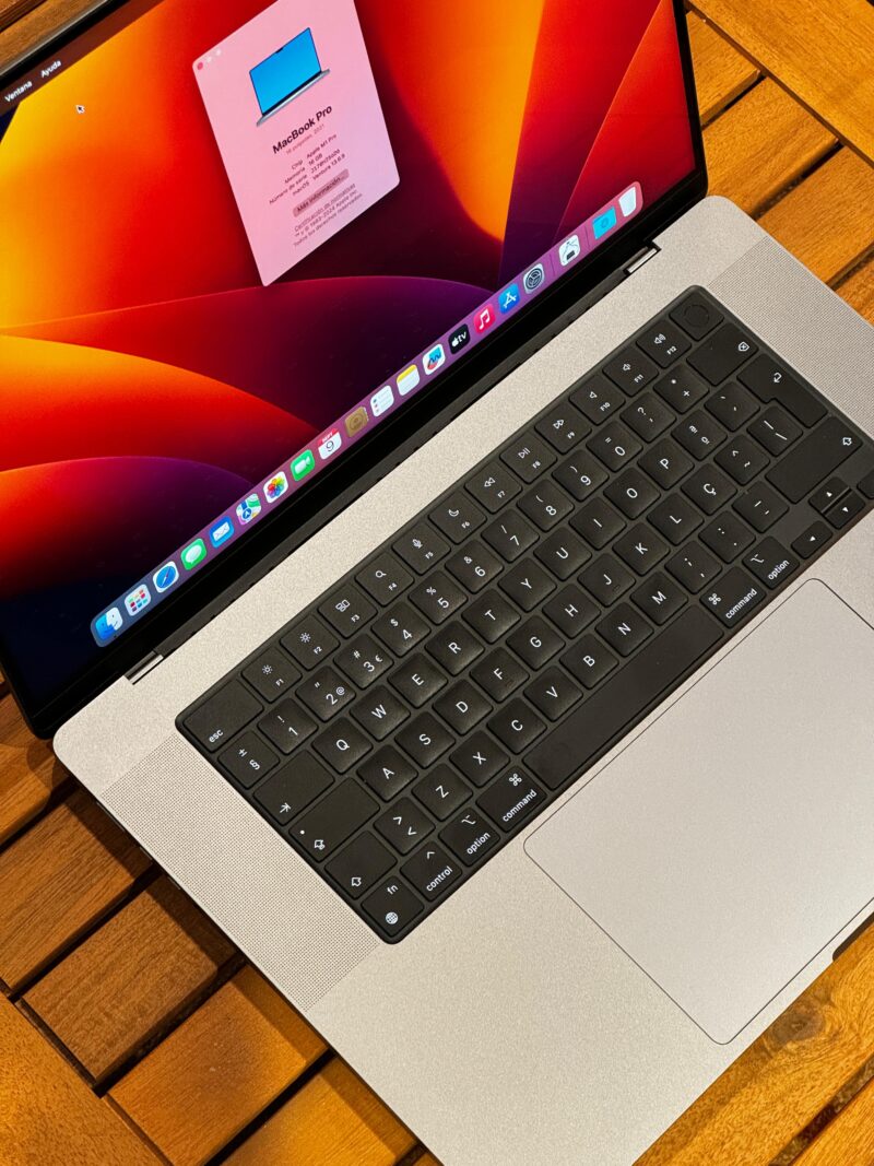 Apple MacBook Pro 16″ (2021) Chip M1 Pro, 16GB, 512GB SSD - Imagen 2
